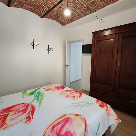 Il Tulipano Apartment *
