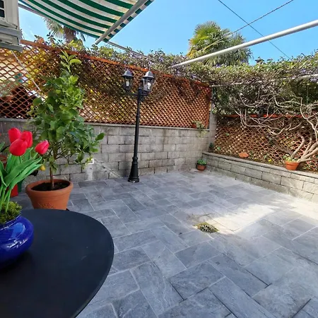 Il Tulipano Apartment *